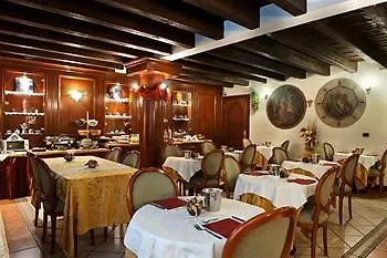 Corte Estense 4* フェラーラ